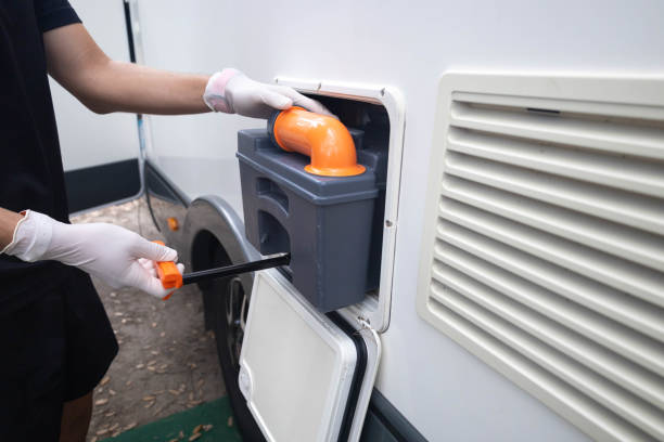 Porta potty delivery and setup in Winter Gardens, CA